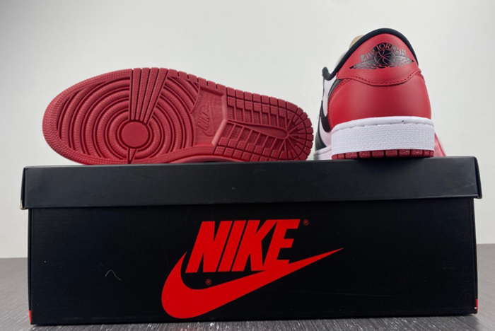 Air Jordan 1 Black Toe 555088-1251