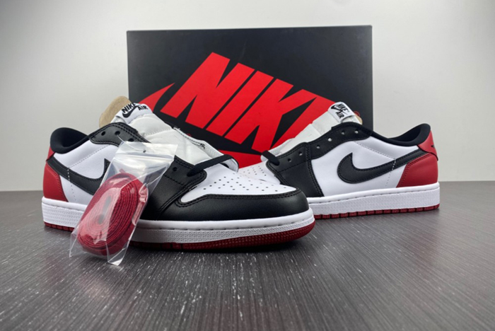 Air Jordan 1 Black Toe 555088-1251