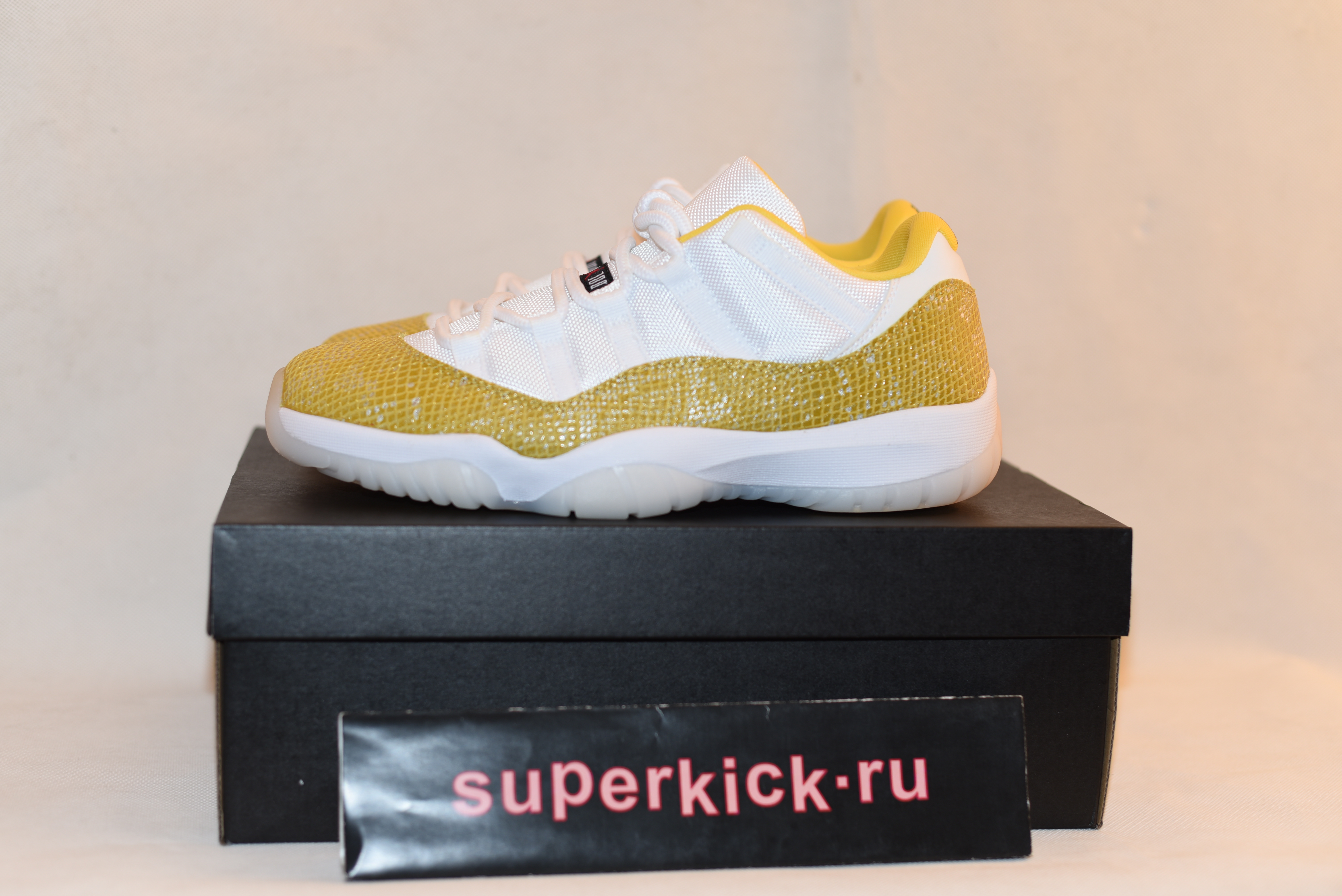 Air Jordan 11 Low WMNS “Yellow Snakeskin AH7860-107