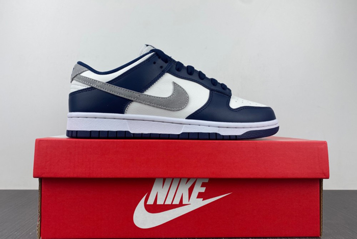 Nike Dunk Low “Midnight Navy” FD9749-400
