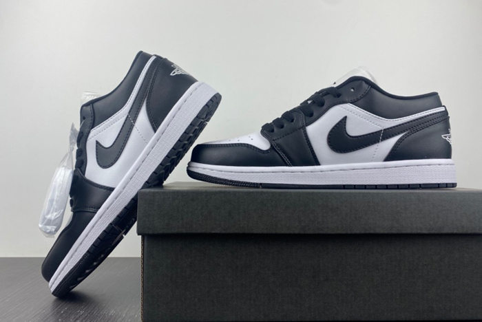 Air Jordan 1 Low “Panda” DC0774-101