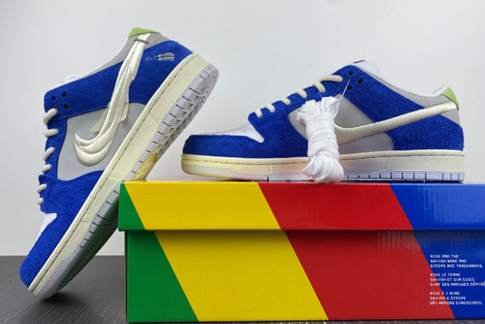 Fly Streetwear x Nike SB Dunk Low 2023 DQ5130-400