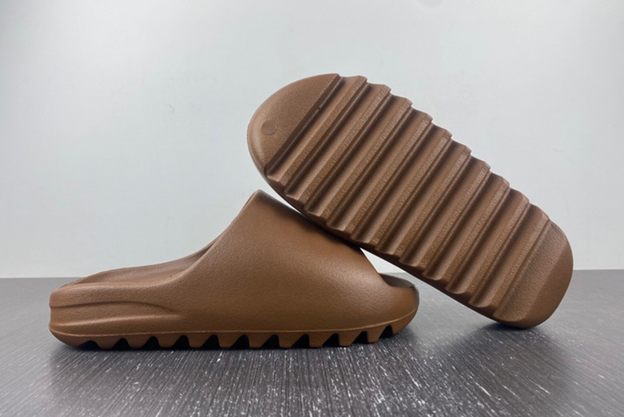 YEEZ SLIDE FZ5896