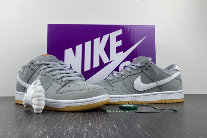 Nike SB Dunk Low “Grey Gum” DV5464-001