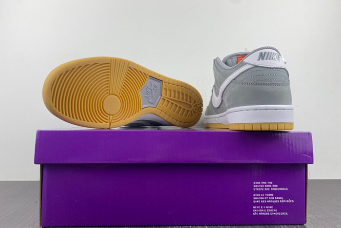 Nike SB Dunk Low “Grey Gum” DV5464-001