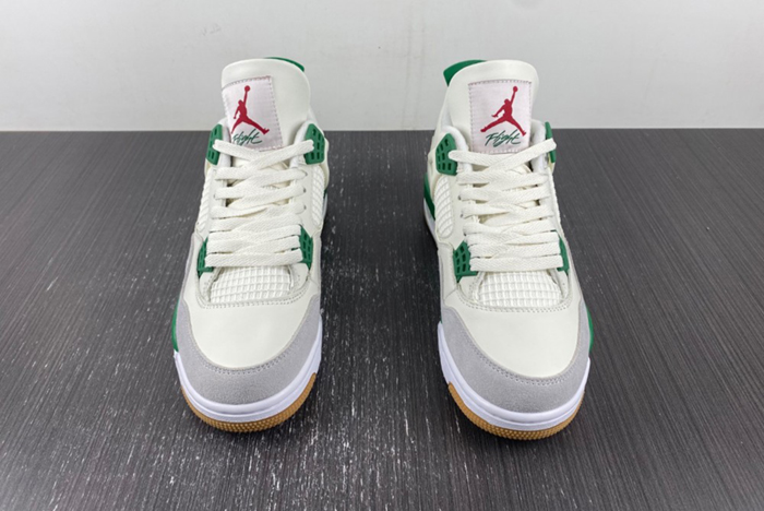 Nike SB x Air Jordan 4 ‘Pine Green DR5415-103