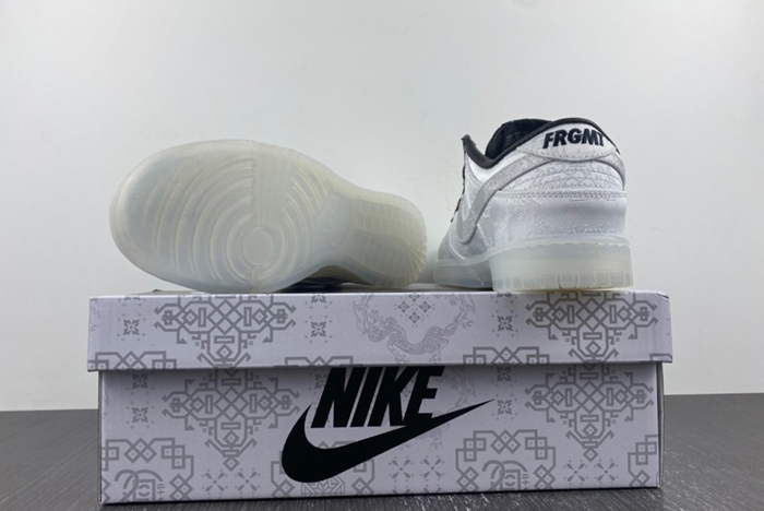CLOT x fragment x Nike Dunk Low Colorway: White/Black FN0315-110