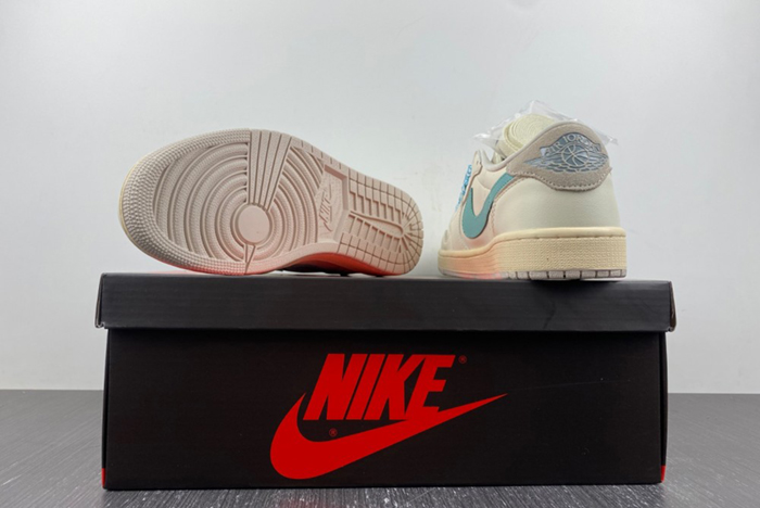 Travis Scott x Air Jordan 1 Low DM7866-102