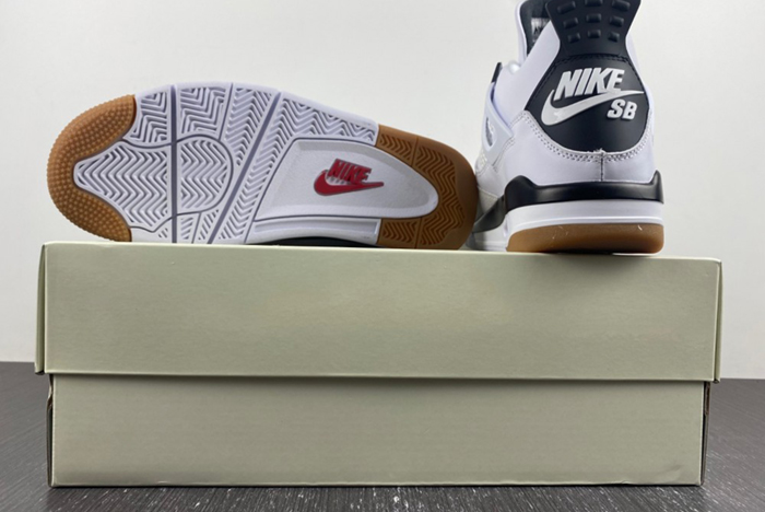 Nike SB x Air Jordan 4 DR5415-100