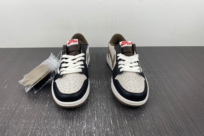 Travis Scott x Air Jordan 1 Low DM7866 902