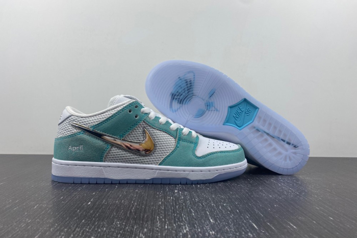 Dunk SDCAI*NIKE SB Low FD2562-400