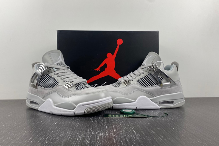 Air Jordan 4 WMNS “Frozen Moments” AQ9129-001