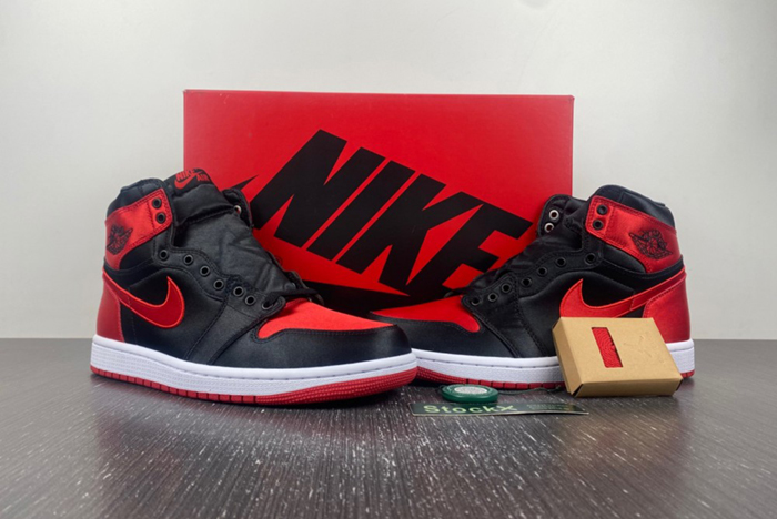 Air Jordan 1 High OG WMNS “Satin Bred FD4810-061