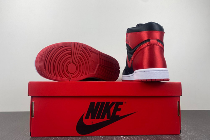 Air Jordan 1 High OG WMNS “Satin Bred FD4810-061