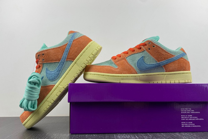 Nike SB Dunk Low “Noise Aqua” DV5429-800