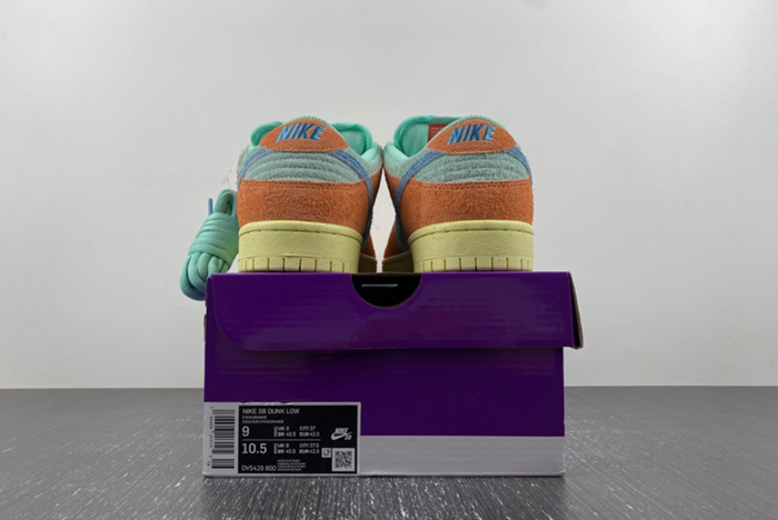 Nike SB Dunk Low “Noise Aqua” DV5429-800