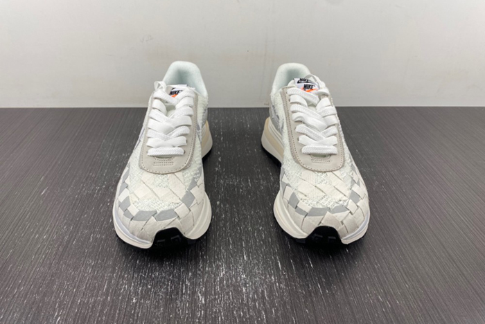 sacai x Nike Waffle Woven Green Gusto DR5209-100