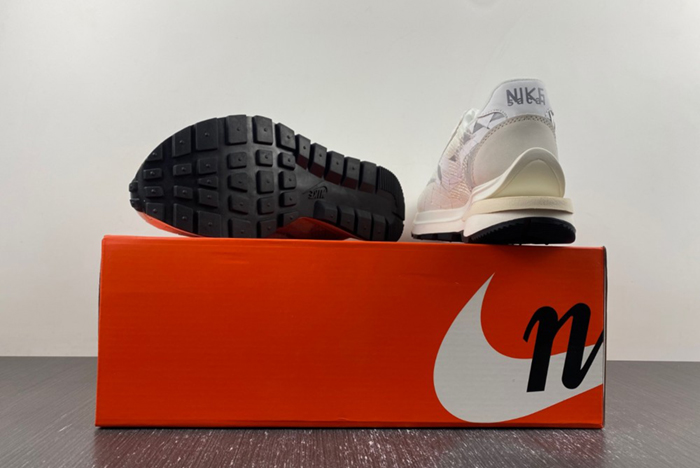 sacai x Nike Waffle Woven Green Gusto DR5209-100