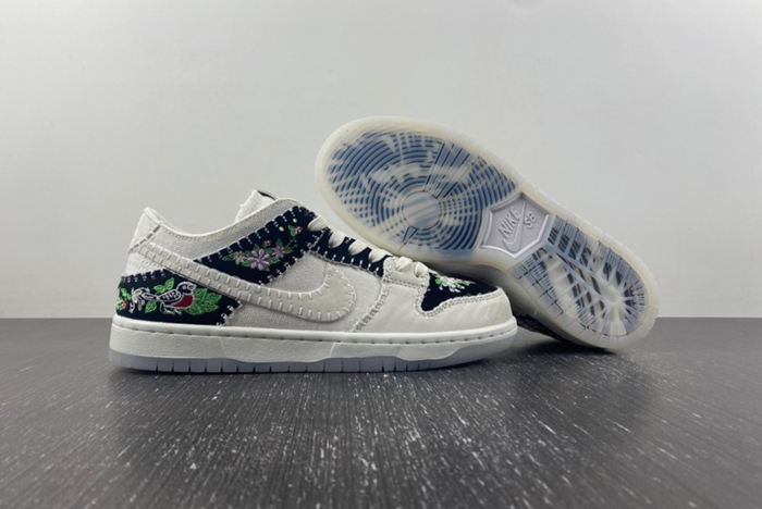Nike SB Dunk Low Decon