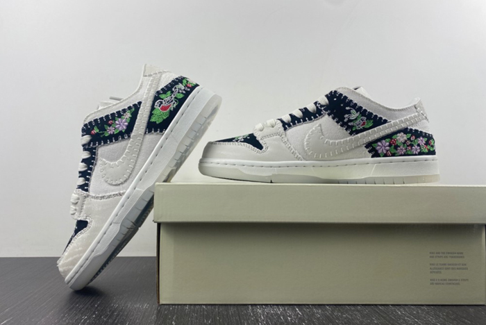 Nike SB Dunk Low Decon