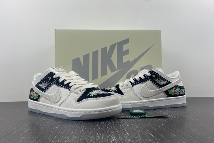 Nike SB Dunk Low Decon