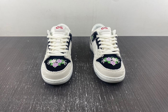 Nike SB Dunk Low Decon