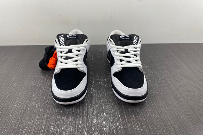 TIGHTBOOTH x Nike SB Dunk Low FD2629-100