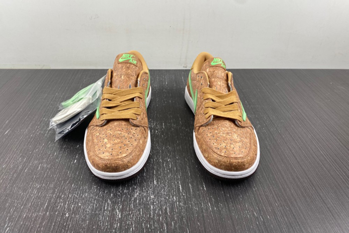 Travis Scott x Air Jordan 1 Low DM7866 922