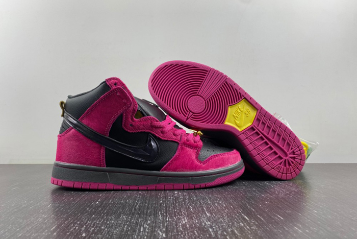 Run The Jewels x Nike SB Dunk Low DX4356-600