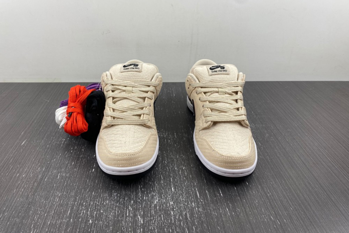 Albino & Preto x Nike Dunk SB Low  FD2627-200