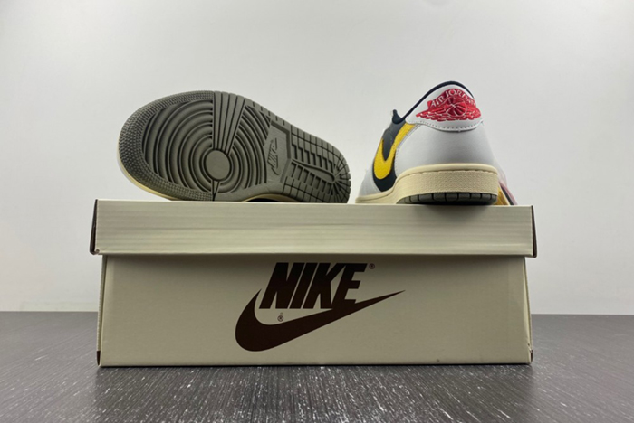 Travis Scott x Air Jordan 1 Low DM7866 982