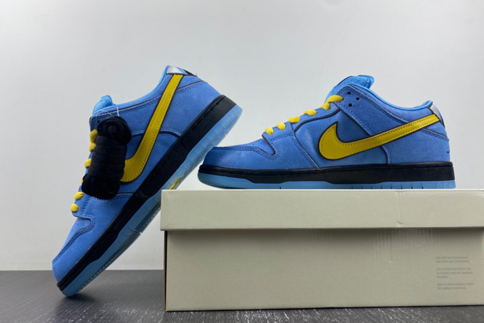 The Powerpuff Girls x Nike SB Dunk Low “Bubbles” FZ8320-400