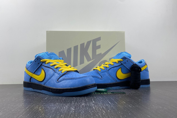 The Powerpuff Girls x Nike SB Dunk Low “Bubbles” FZ8320-400