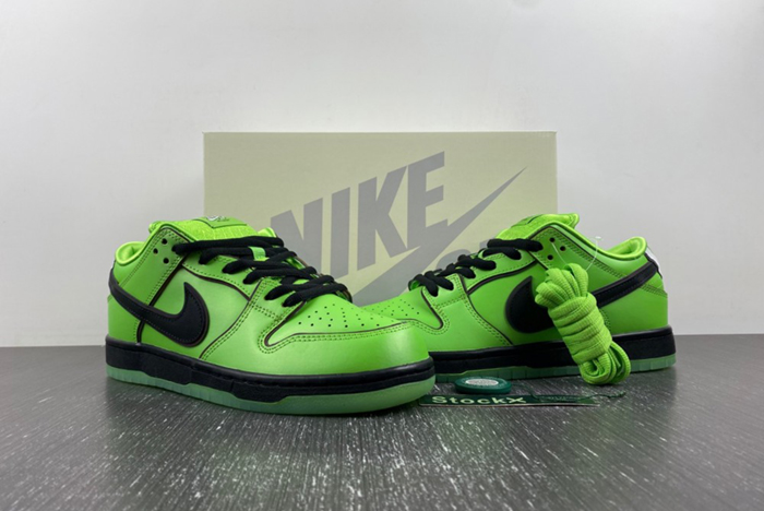 The Powerpuff Girls x Nike SB Dunk Low FZ8319-300 a