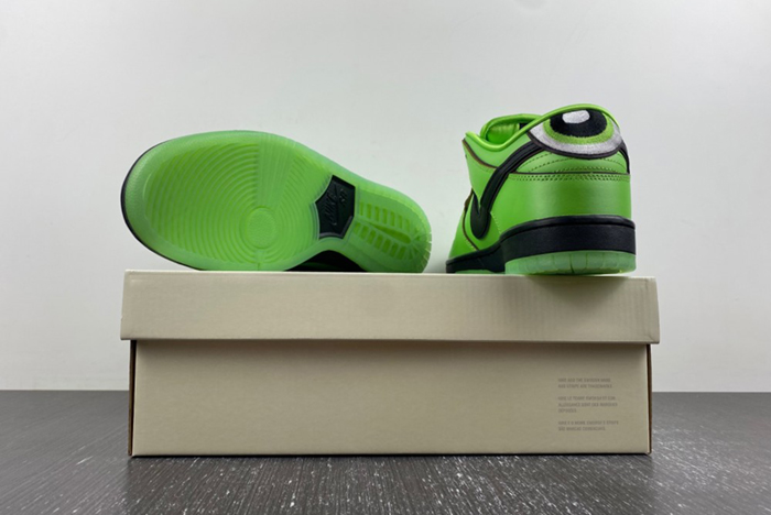 The Powerpuff Girls x Nike SB Dunk Low FZ8319-300 a