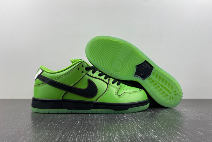 The Powerpuff Girls x Nike SB Dunk Low FZ8319-300 a