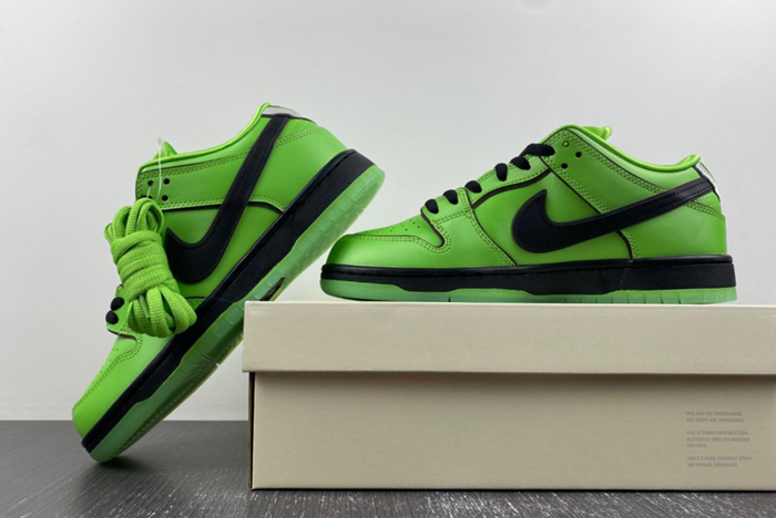 The Powerpuff Girls x Nike SB Dunk Low FZ8319-300 a
