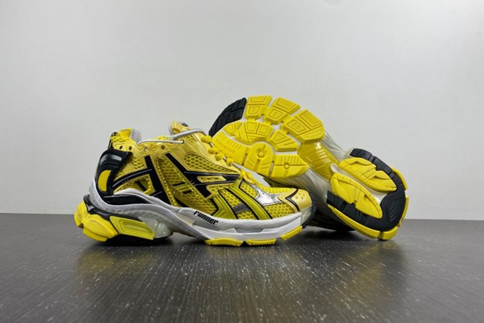 7.0 Ba*len*cia*ga 677402-w2rd3-0510