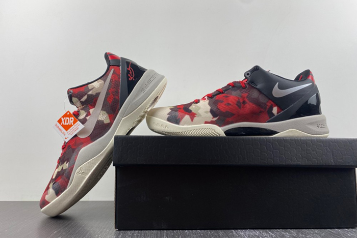 Kobe 8 System "Milk Snake" 555035-601