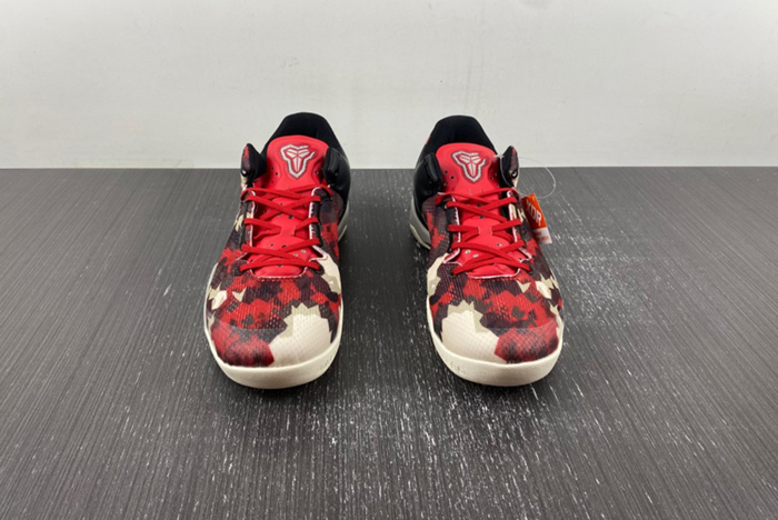Kobe 8 System "Milk Snake" 555035-601