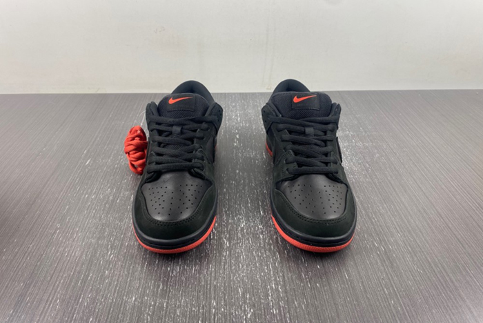 Nike Dunk SB Low TRD QS “Pigeon” 883232-008