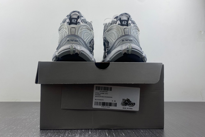 7.5 Ba*len*cia*ga  677403-w3rb5-9012