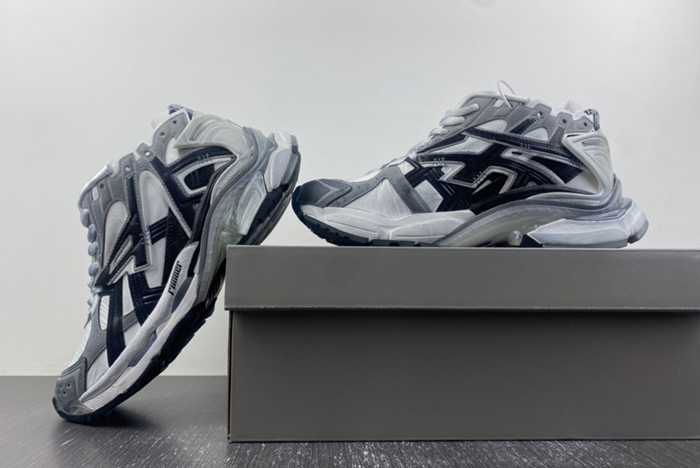 7.5 Ba*len*cia*ga  677403-w3rb5-9012