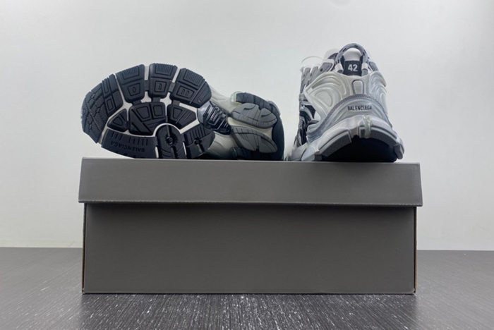 7.5 Ba*len*cia*ga  677403-w3rb5-9012