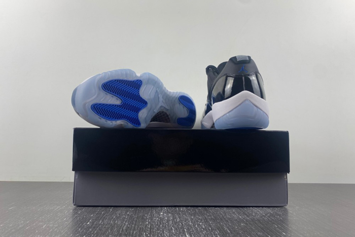 Air Jordan 11 Space Jam FV5104-004