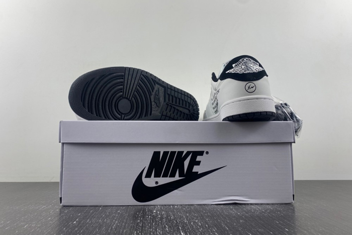 OFF-WHITE x Travis Scott x Air Jordan 1 OW DM7888-180