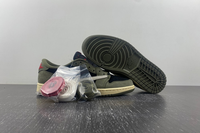 TS x AJ1 Travis Scott x Air Jordan 1 Low OG DM7866-002 a