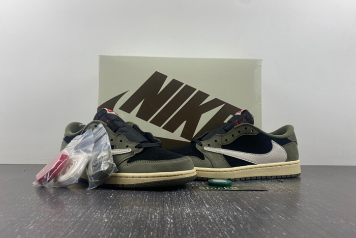 TS x AJ1 Travis Scott x Air Jordan 1 Low OG DM7866-002 a
