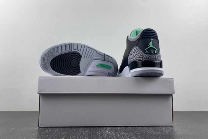Air Jordan 3 “Green Glow CT8532-031