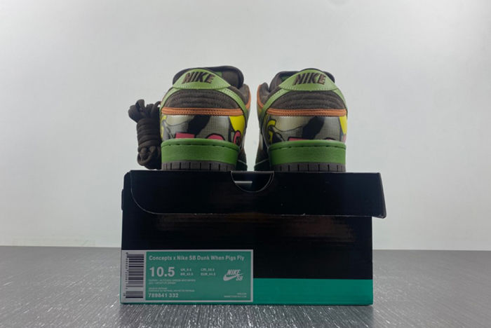 Nike SB Dunk Low “De La Soul 789841-332